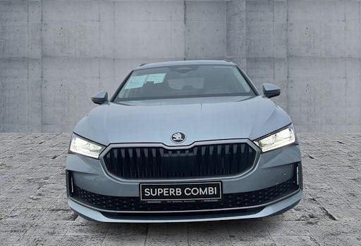 Neu Skoda Superb Selection 150 PS (110 kW) 2026 Silber Kombi
