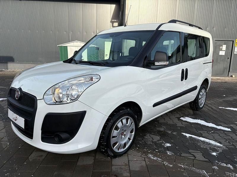 Weiß Gebraucht 2014 Fiat Doblò Pop Van / Kleinbus | 7.890 € (Etwas zu teuer) - Bild 1/4