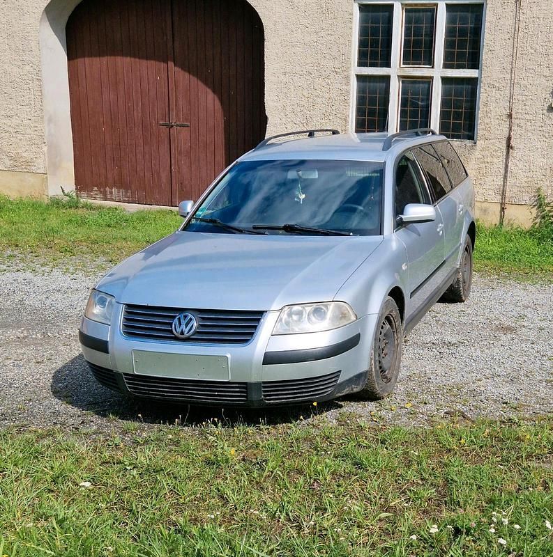 Silber Gebraucht 2001 VW Passat Kombi | 950 € (Guter Preis) - Bild 1/4