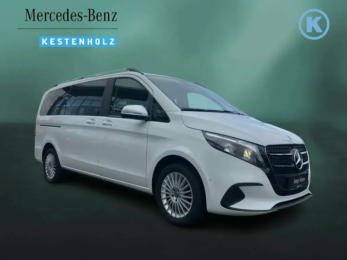 Gebraucht Mercedes V220 163 PS (119 kW) 2024 Weiß Van / Kleinbus