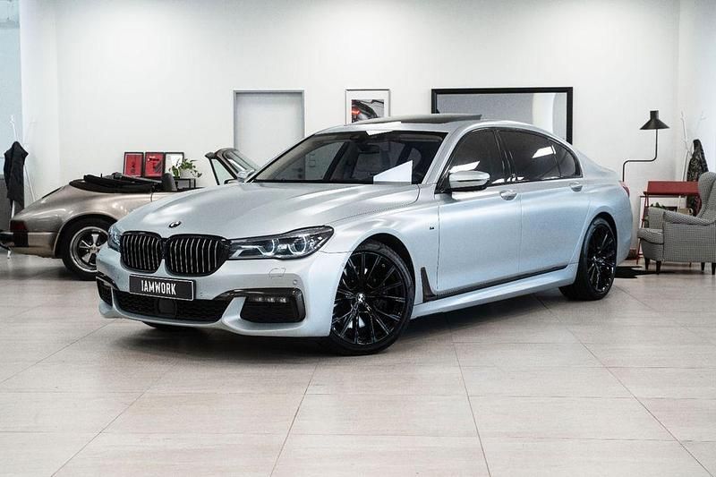 Silber Gebraucht 2017 BMW 750L Performance Limousine | 45.900 € - Bild 1/4