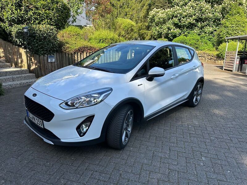 Weiß Gebraucht 2018 Ford Fiesta Active Kleinwagen | 9.300 € (Guter Preis) - Bild 1/4