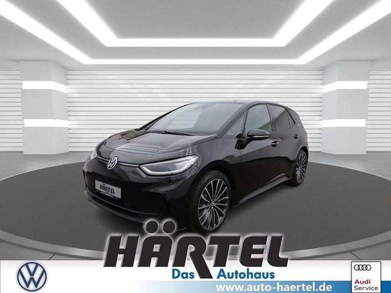 Grenadillschwarz (black), metallic Gebraucht 2025 VW ID.3 Pro Kleinwagen | 45.200 € - Bild 1/4