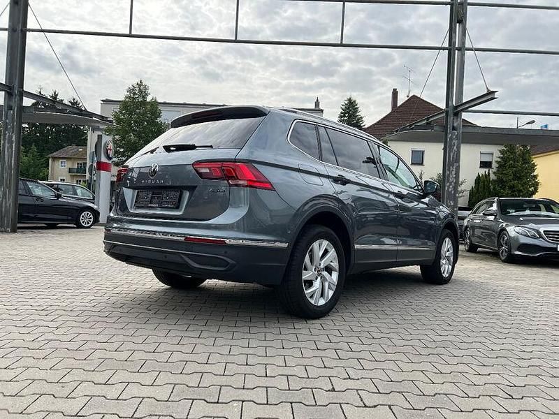 Gebraucht VW Tiguan Allspace Life 150 PS (110 kW) 2022 Platinum grey metallic SUV