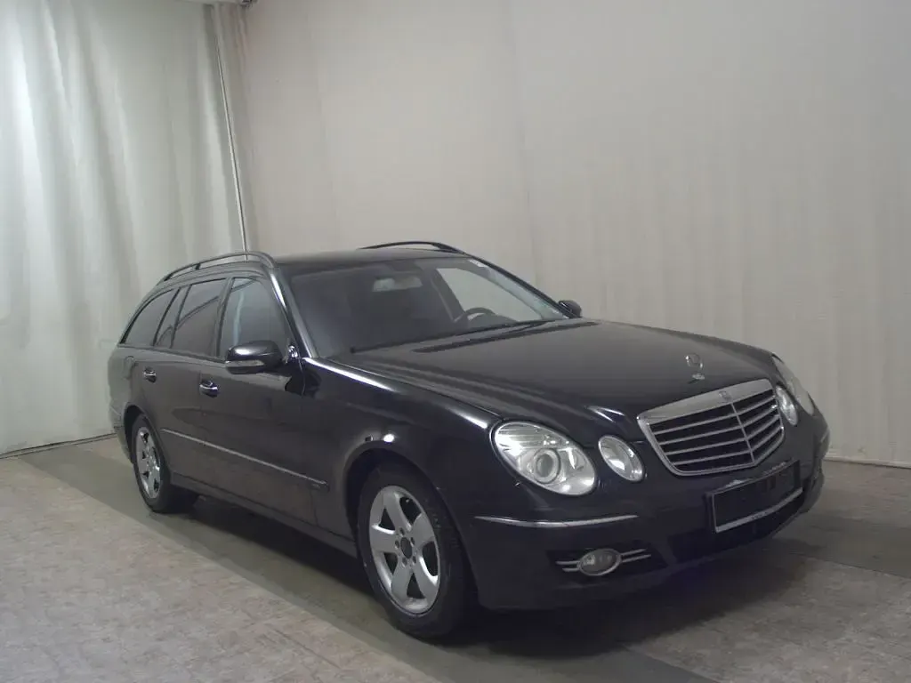 Second-hand Mercedes E220 Avantgarde 170 CP (125 kW) 2009 Negru Break