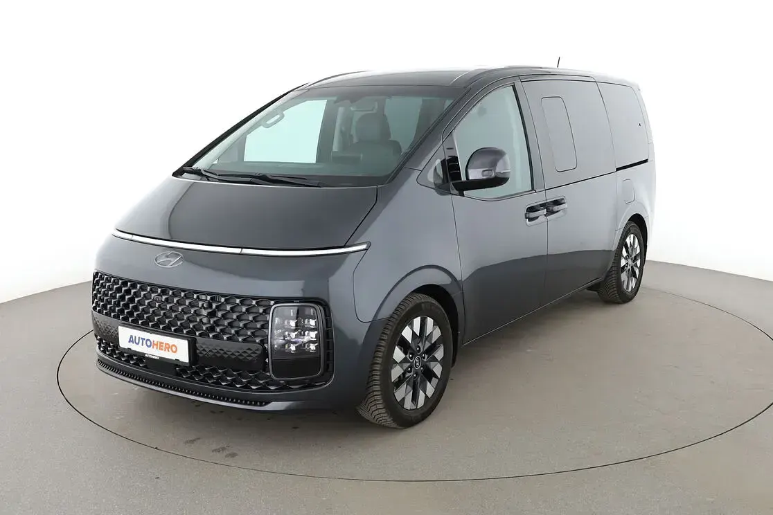 Gebraucht Hyundai Staria Signature 177 PS (130 kW) 2021 Van / Kleinbus