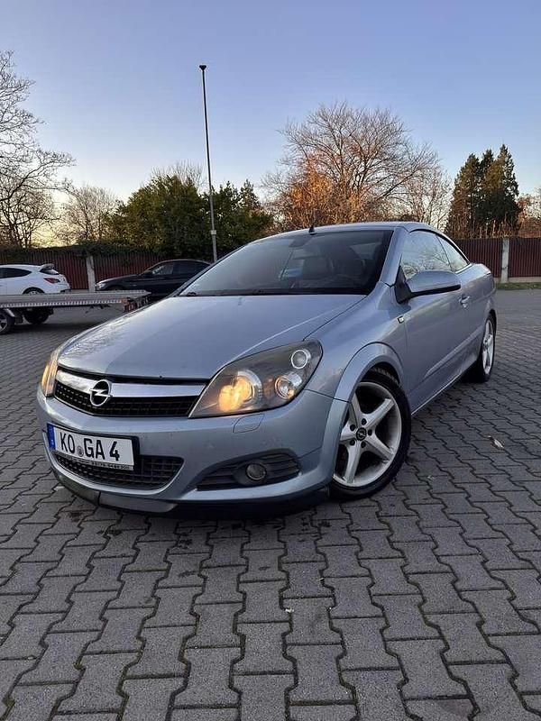 Grau Gebraucht 2006 Opel Astra Cabriolet Cosmo Cabrio | 2.000 € (Superpreis) - Bild 1/4