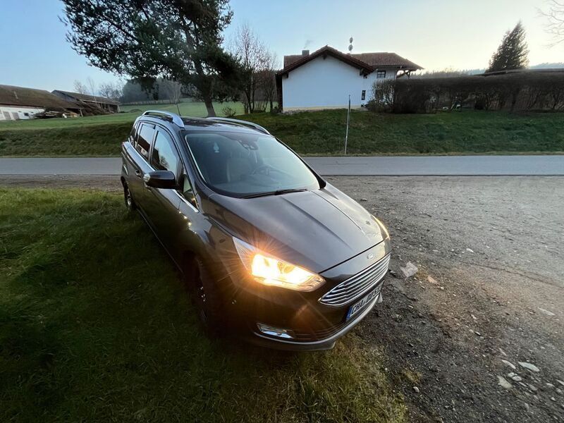 Grau Gebraucht 2018 Ford Grand C-Max Trend Van / Kleinbus | 7.250 € (Guter Preis) - Bild 1/4