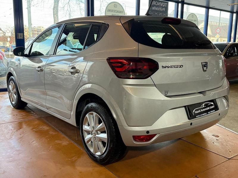 Gebraucht Dacia Sandero Comfort 67 PS (49 kW) 2021 Grau Limousine