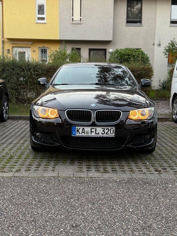 Schwarz Gebraucht 2011 BMW 320 Cabriolet M Sport Cabrio | 7.000 € (Superpreis) - Bild 1/4
