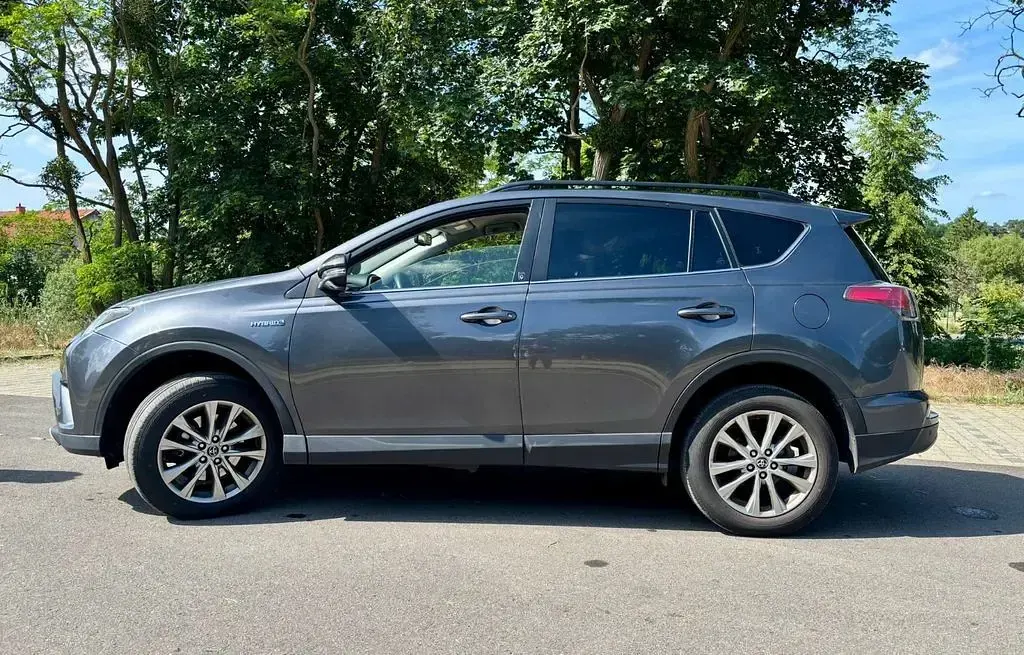Gebraucht Toyota RAV4 Hybrid Team 197 PS (144 kW) 2018 Grau SUV