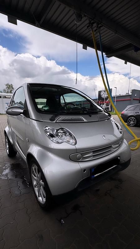 Grau Gebraucht 2005 Smart ForTwo Coupé Passion Kleinwagen | 3.500 € (Fairer Preis) - Bild 1/4