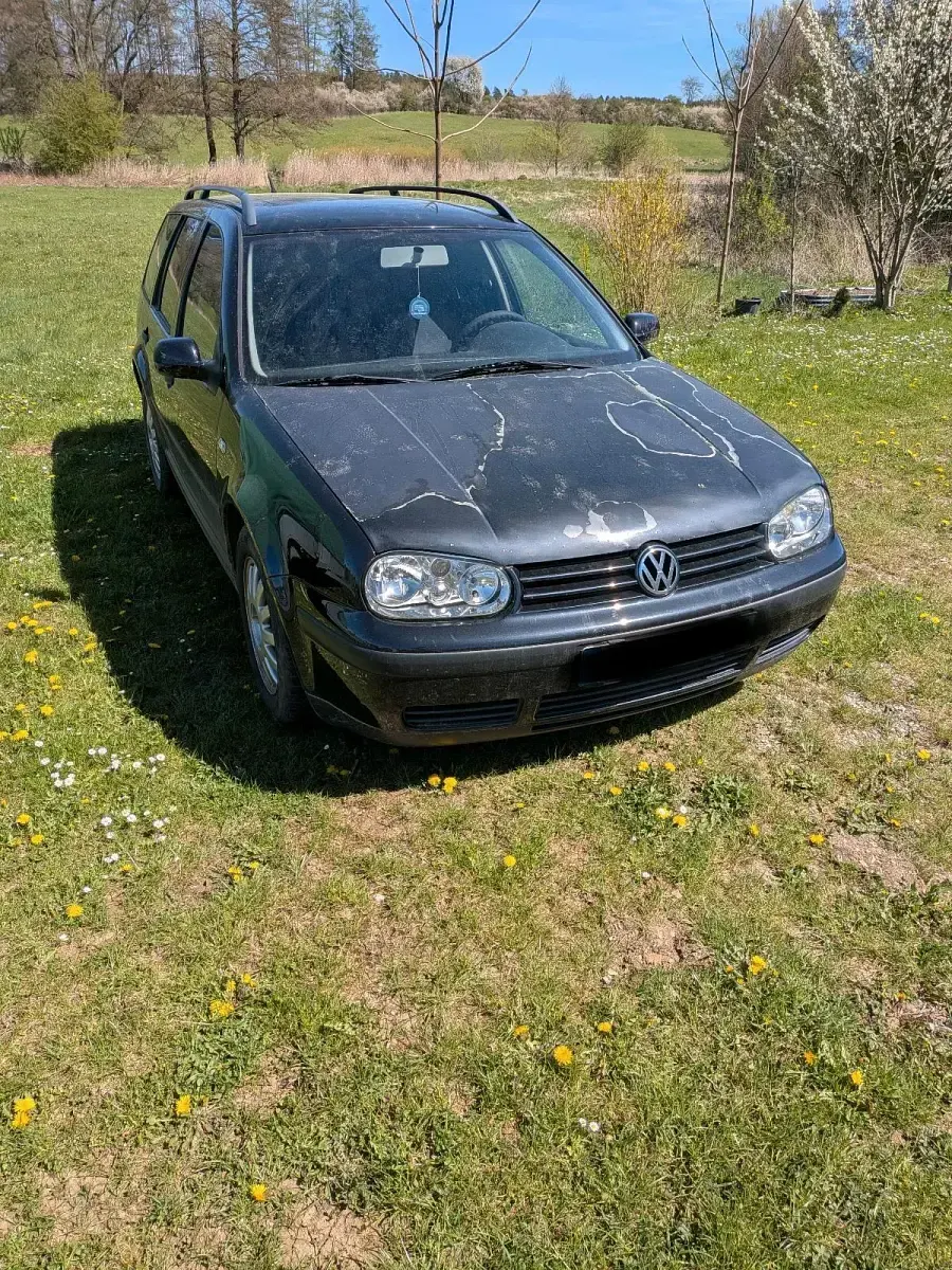 Second-hand VW Golf IV 105 CP (77 kW) 2001 Negru Break