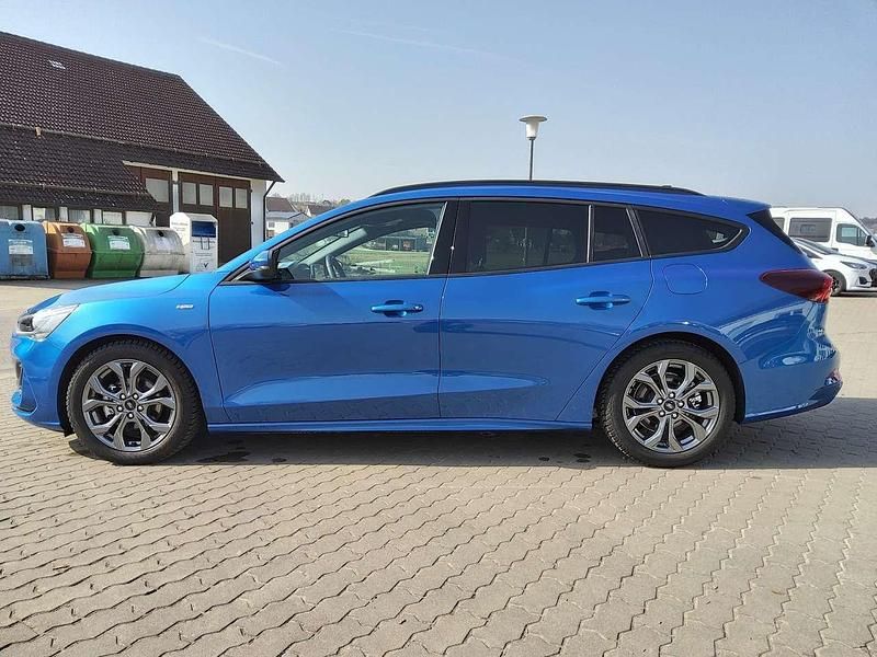 Gebraucht Ford Focus ST-Line 155 PS (114 kW) 2023 Dynamicblau metallic Kombi