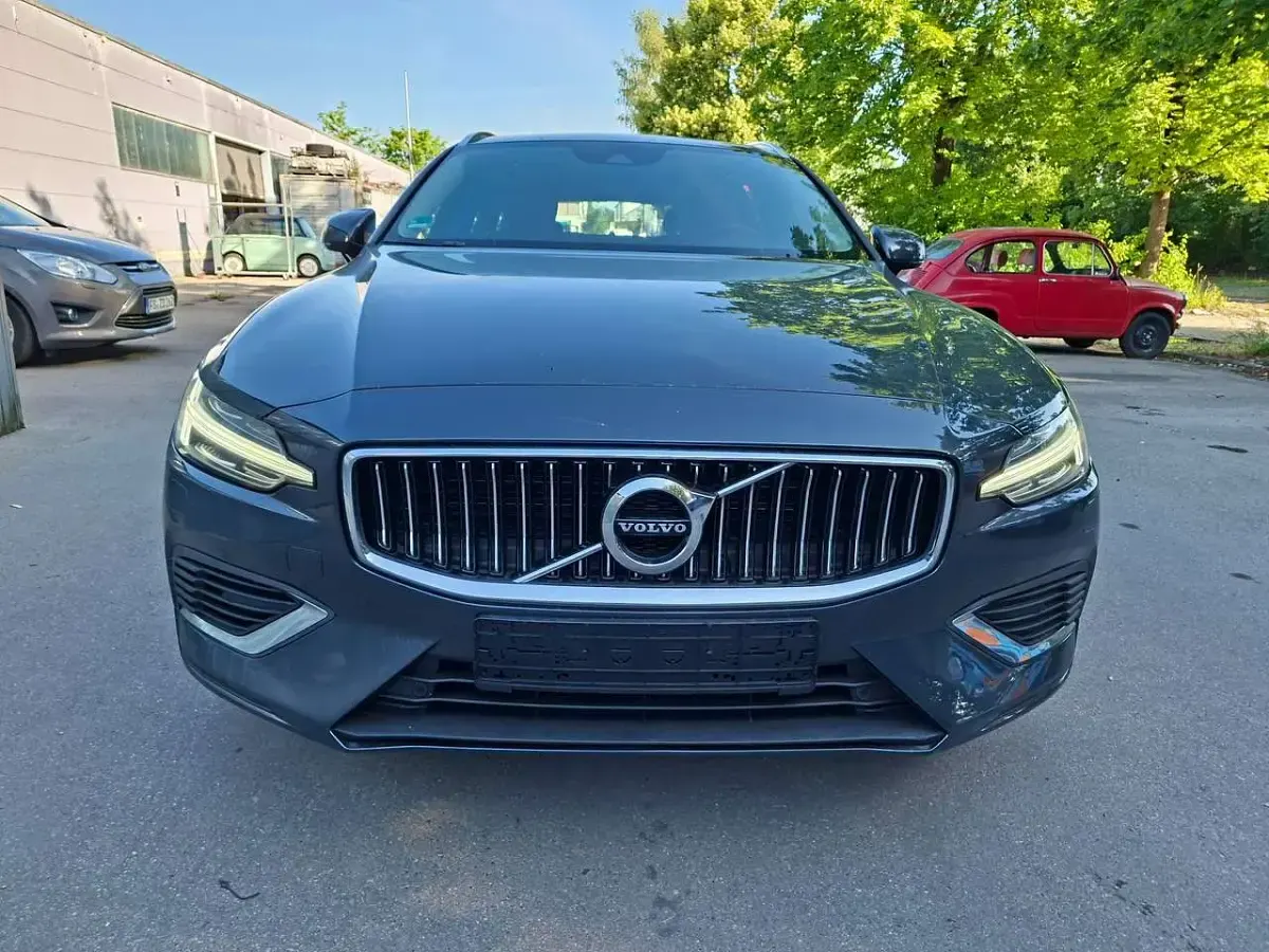 Gebraucht Volvo V60 Inscription 392 PS (288 kW) 2020 Grau Kombi