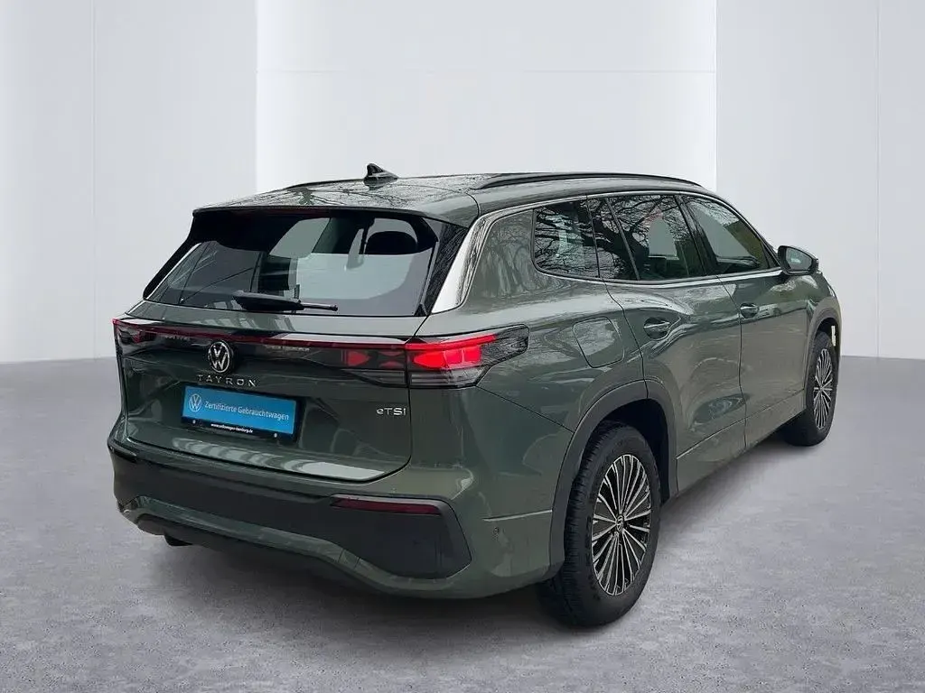 Gebraucht VW Tayron Life 150 PS (110 kW) 2025 Cipressinogrün metallic SUV