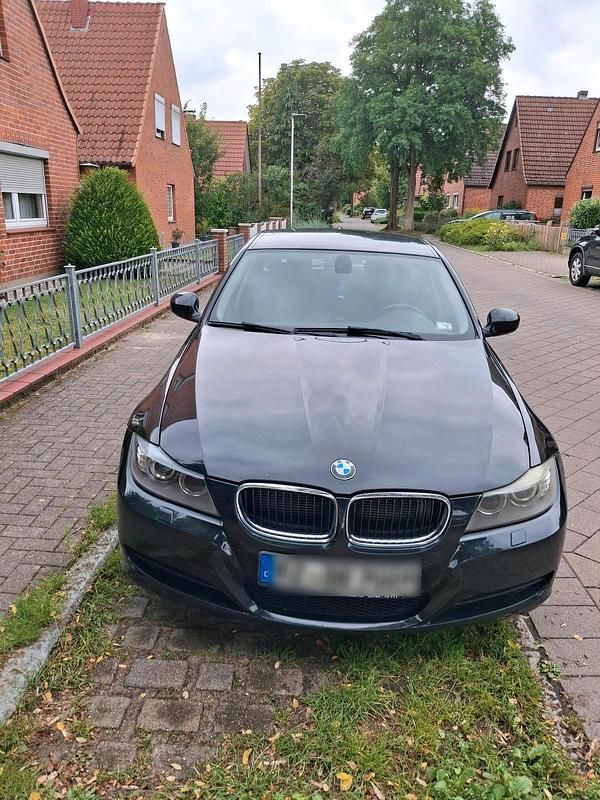 Schwarz Gebraucht 2011 BMW 316 Kombi | 4.500 € (Guter Preis) - Bild 1/4