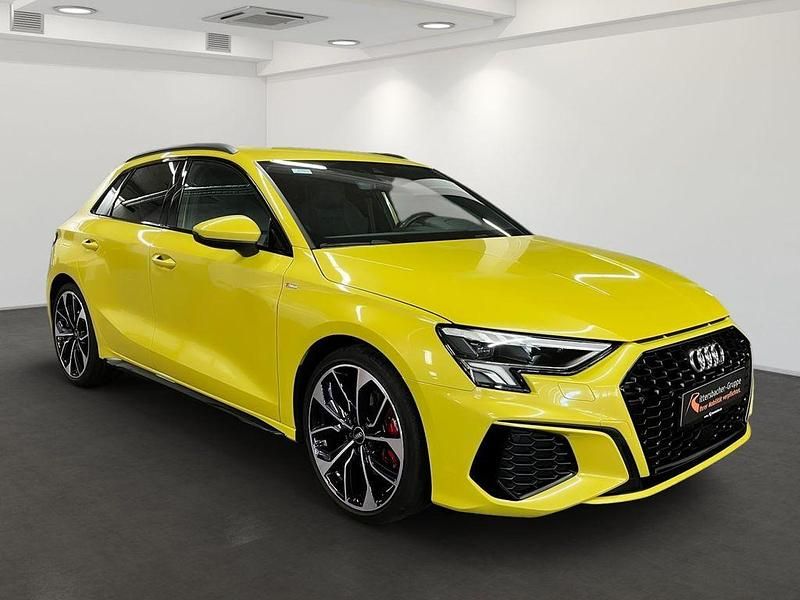 Gebraucht Audi A3 Ambiente 150 PS (110 kW) 2022 Pythongelb metallic Limousine