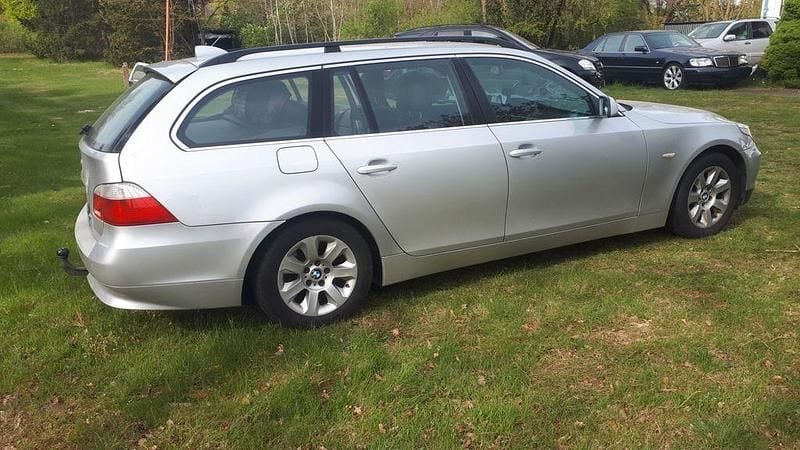 Second-hand BMW 525 177 CP (130 kW) 2004 Argintiu Break
