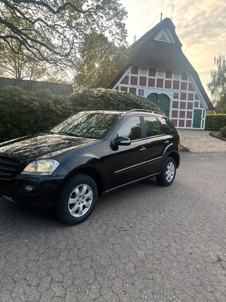 Brugt Mercedes ML320 224 HK (164 kW) 2006 Sort SUV