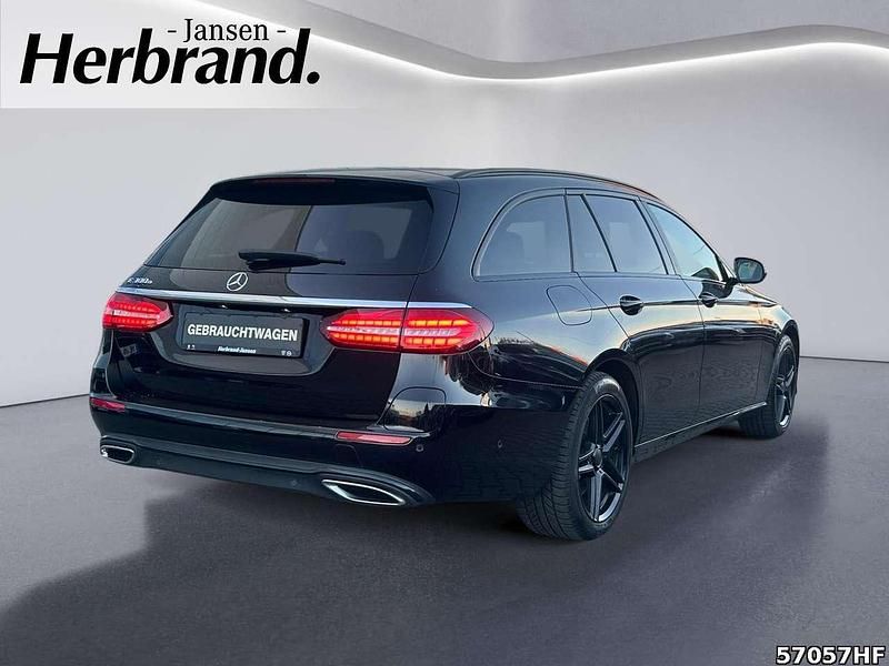 Gebraucht Mercedes E300 313 PS (230 kW) 2022 Obsidianschwarz  metalliclack Kombi