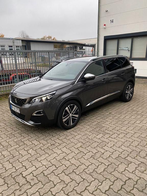 Grau Gebraucht 2019 Peugeot 5008 GT Van / Kleinbus | 28.600 € (Fairer Preis) - Bild 1/4