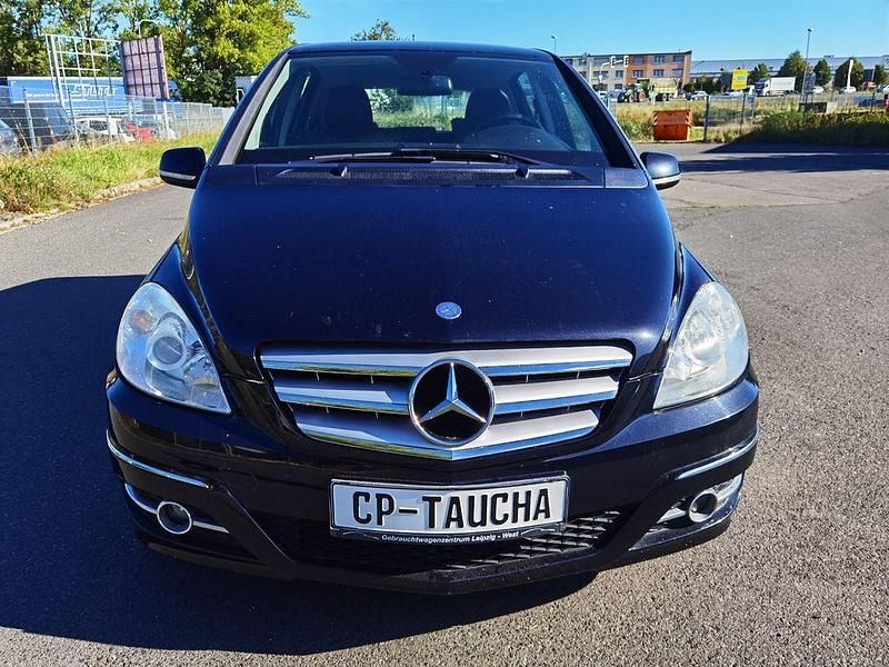 Gebraucht Mercedes B200 136 PS (100 kW) 2010 Schwarz Van / Kleinbus