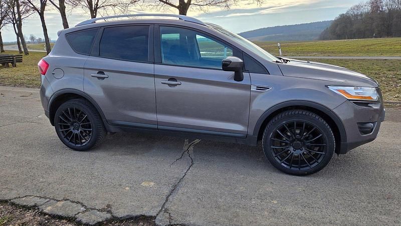 Gebraucht Ford Kuga Titanium 140 PS (102 kW) 2011 Braun SUV