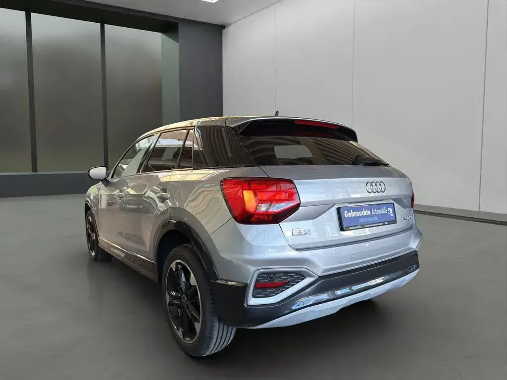 Używany Audi Q2 Advanced 110 KM (80 kW) 2023 Srebrny SUV