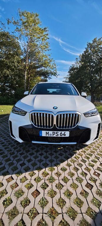 Weiß Gebraucht 2023 BMW X5 M Sport SUV | 70.599 € (Fairer Preis) - Bild 1/4