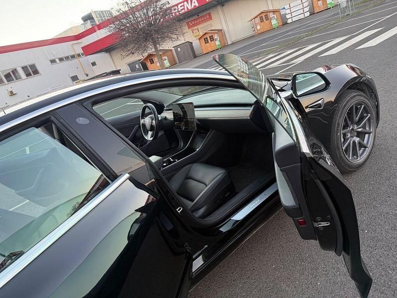 Gebraucht Tesla Model 3 Standard Range Plus 225 kW (306 PS) 2019 Schwarz Limousine