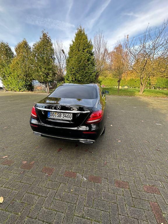 Gebraucht Mercedes E220 Exclusive 194 PS (142 kW) 2016 Schwarz Limousine