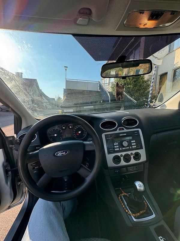 Gebraucht Ford Focus 104 PS (76 kW) 2006 Grau Limousine