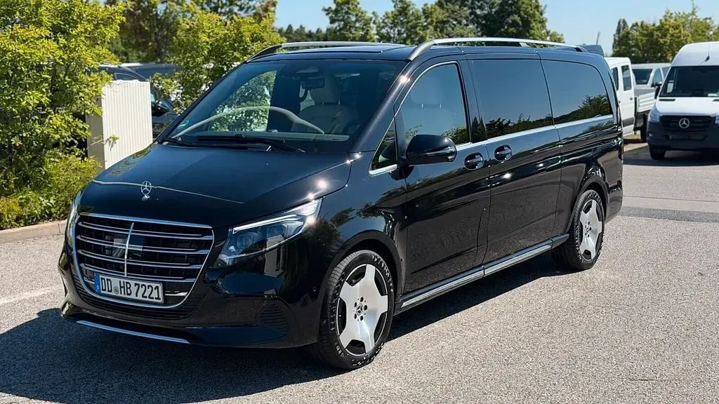 Gebraucht Mercedes V300 Exclusive 231 PS (169 kW) 2026 Obsidianschwarz Van / Kleinbus