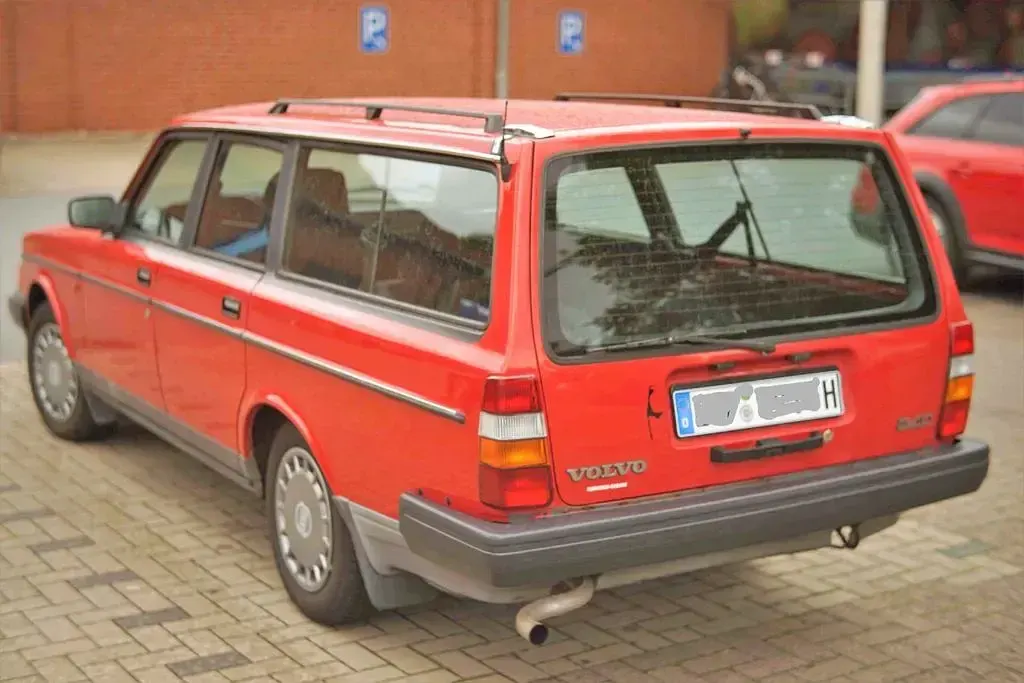 Gebraucht Volvo 245 116 PS (85 kW) 1991 Rot Kombi