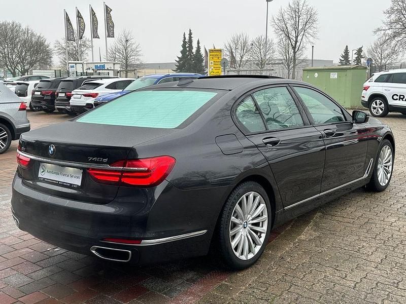 Gebraucht BMW 740 320 PS (235 kW) 2017 Grau Limousine