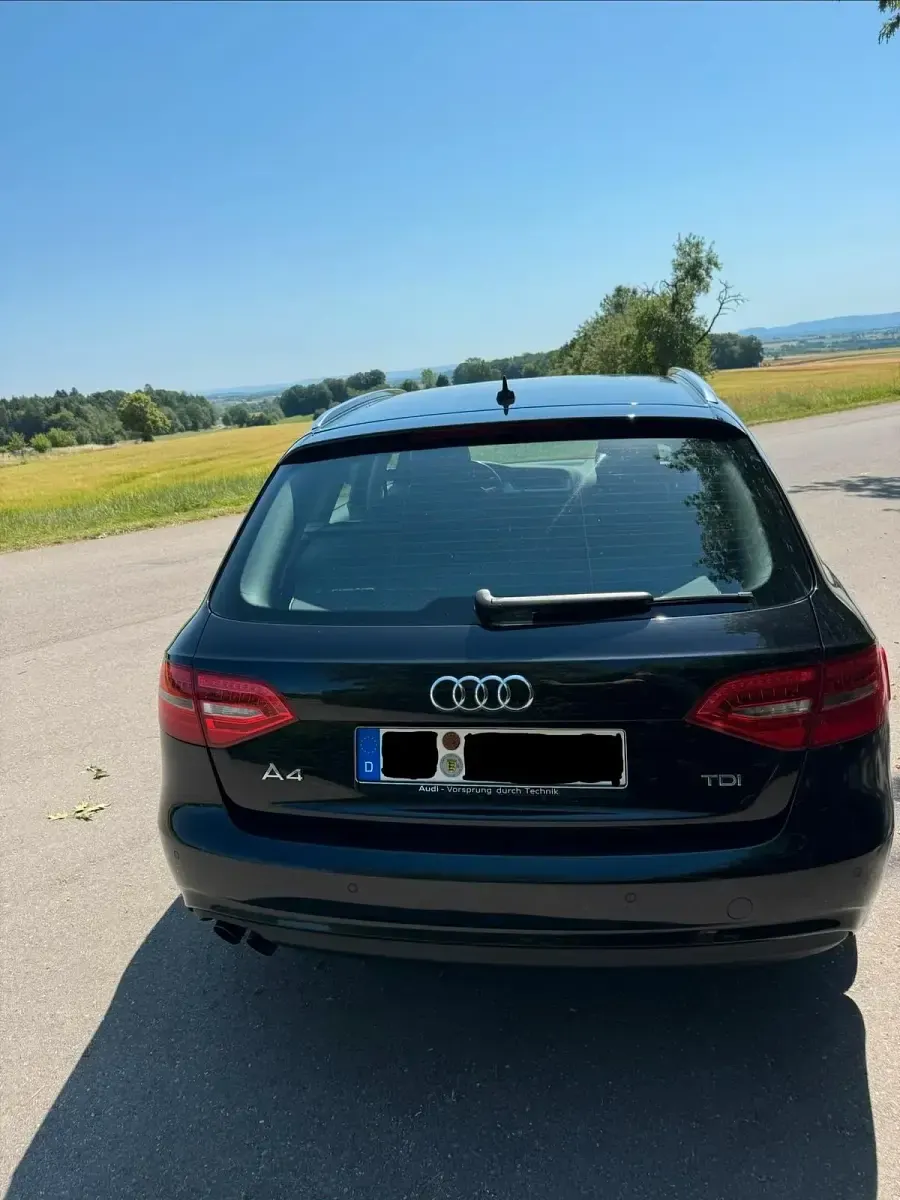 Gebraucht Audi A4 143 PS (105 kW) 2012 Schwarz Kombi