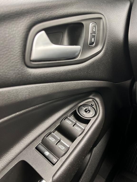 Gebraucht Ford Kuga Titanium 180 PS (132 kW) 2017 Grün SUV