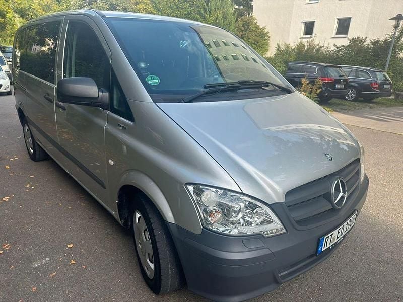 Silber Gebraucht 2013 Mercedes Vito Van / Kleinbus | 11.500 € (Fairer Preis) - Bild 1/4