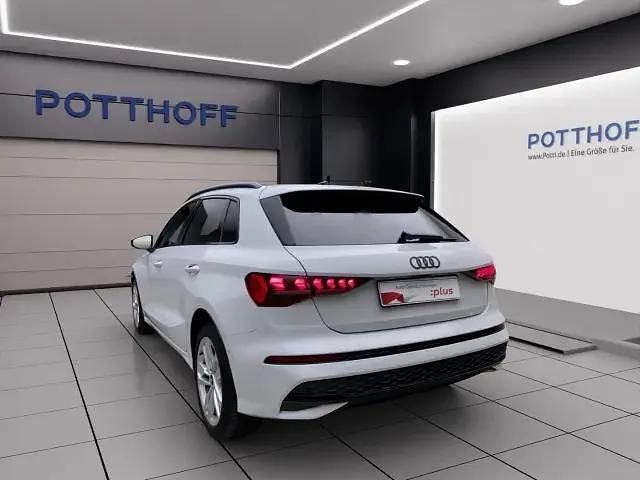 Second-hand Audi A3 Advanced 116 CP (85 kW) 2025 Alb Berlinǎ