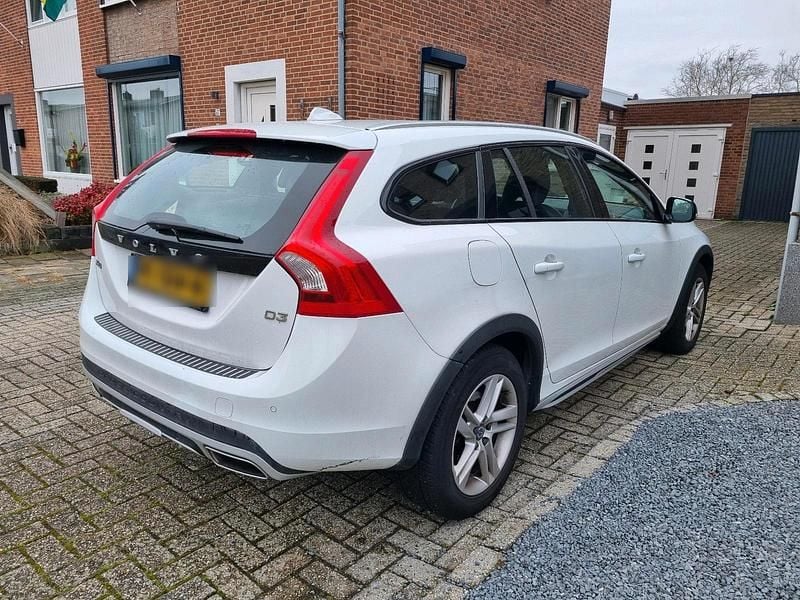 Gebraucht Volvo V60 CC 150 PS (110 kW) 2017 Weiß Kombi