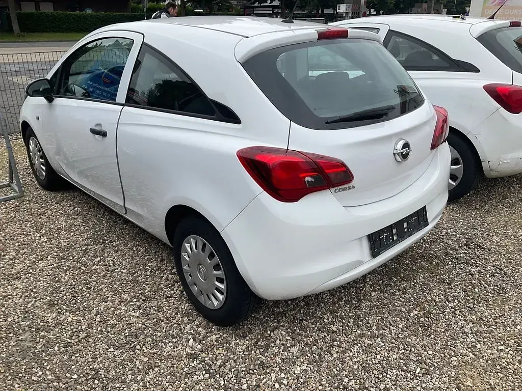 Gebraucht Opel Corsa Selection 69 PS (50 kW) 2016 Weiß Kleinwagen