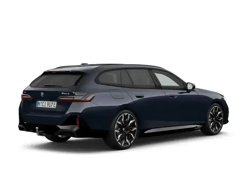 Gebraucht BMW 550e Sport Line 489 PS (359 kW) 2025 Schwarz Limousine