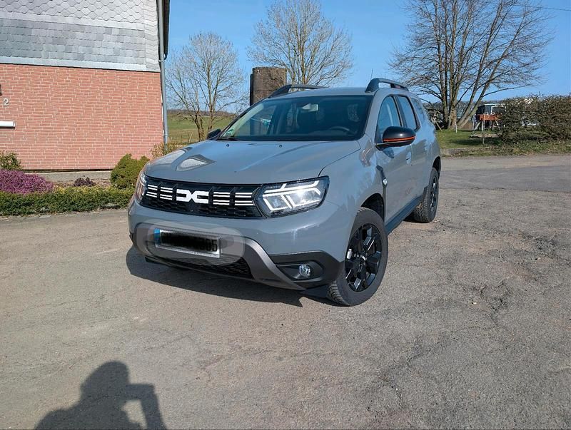 Gebraucht Dacia Duster Extreme 150 PS (110 kW) 2023 Grau SUV