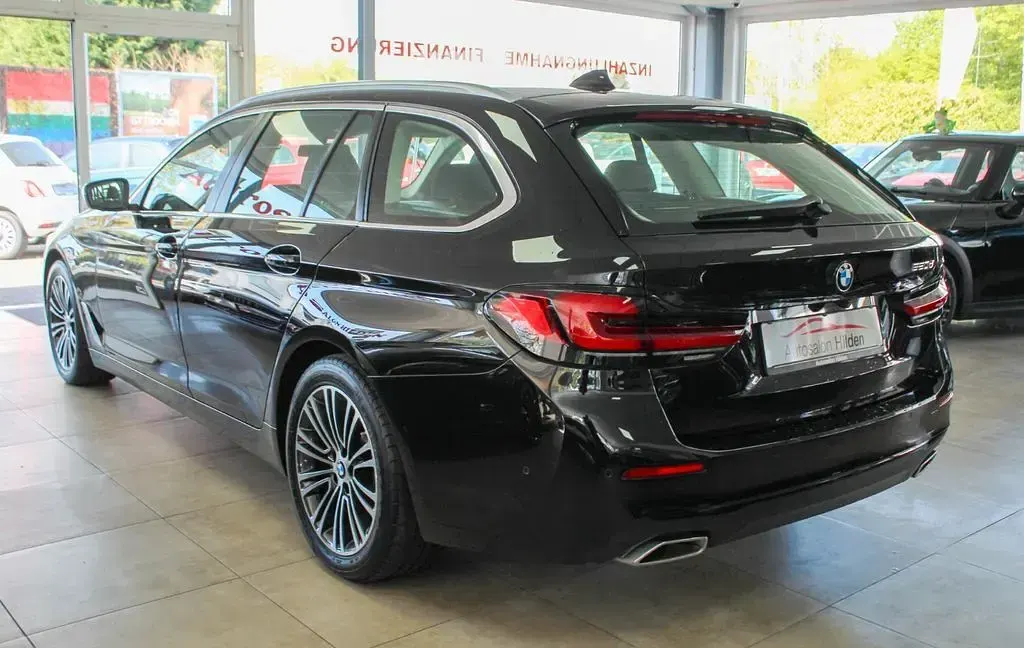 Gebraucht BMW 520 190 PS (139 kW) 2022 Schwarz Kombi
