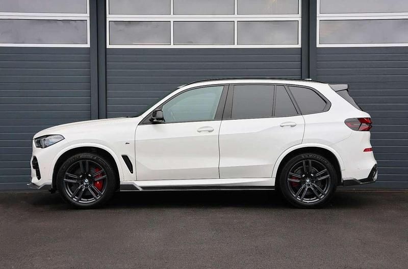 Gebraucht BMW X5 M 530 PS (389 kW) 2022 Mineralweiß metallic SUV