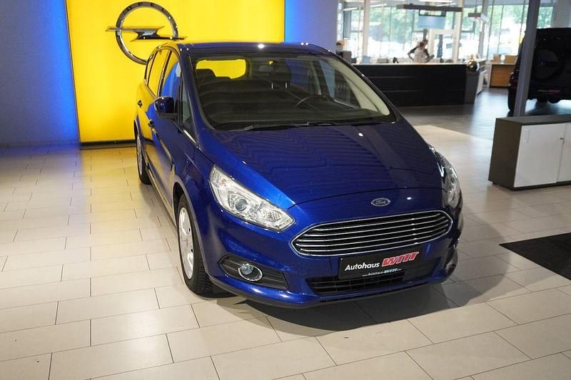 Blau Gebraucht 2016 Ford S-MAX Trend Van / Kleinbus | 11.490 € (Guter Preis) - Bild 1/4