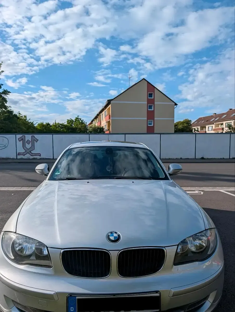 Gebraucht BMW 116 122 PS (89 kW) 2010 Grau Kleinwagen