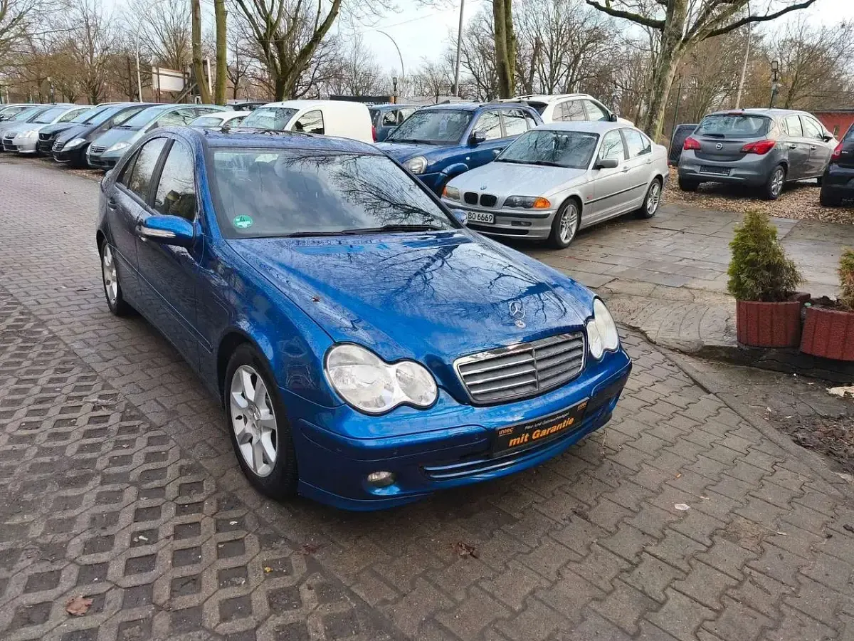 Używany Mercedes C280 231 KM (169 kW) 2006 Niebieski Sedan/Limuzyna