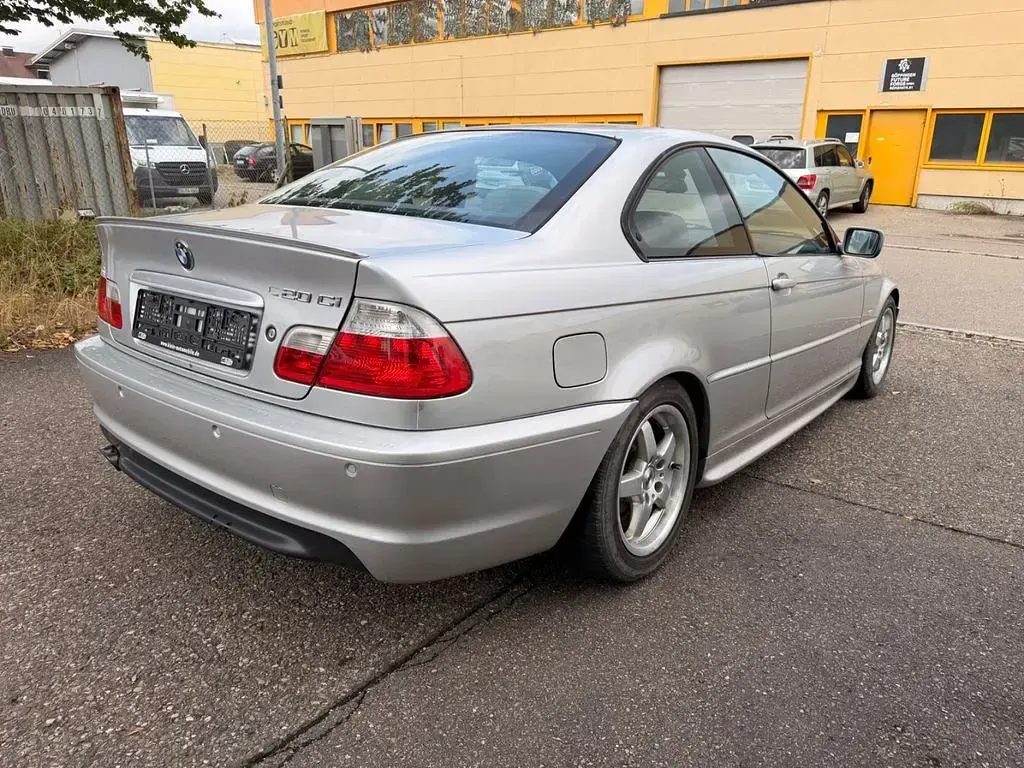 Gebraucht BMW 320 M Sport 170 PS (125 kW) 2002 Titansilber metallic Coupé